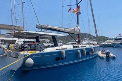 Yacht