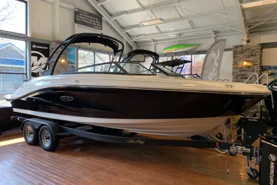 Sea Ray SPX 230