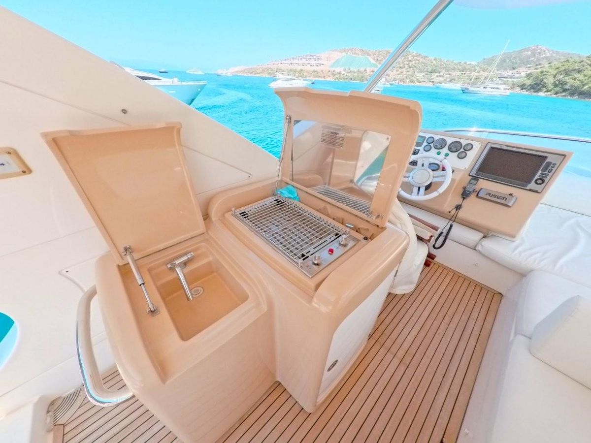 2010 Azimut 62 