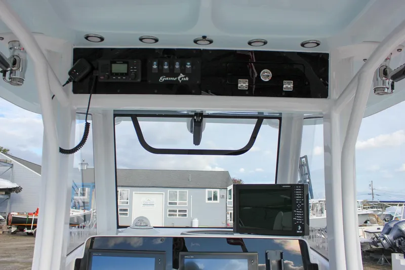  Yacht Photos Pics 2018 Sea Hunt Gamefish 30 boat dashboard with navigation equipment and controls.