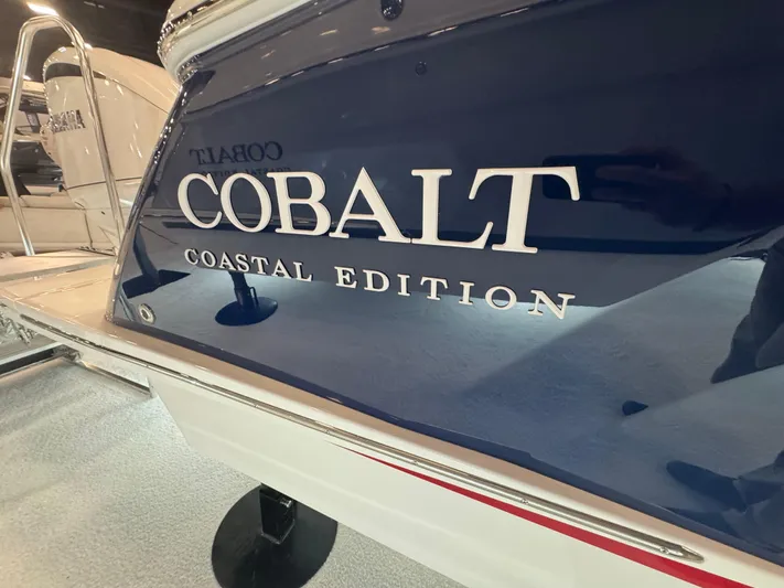  Yacht Photos Pics 2025 Cobalt R8 Ob - Image 6