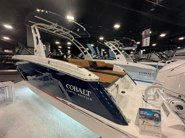  Yacht Photos Pics 2025 Cobalt R8 Ob - Image 5