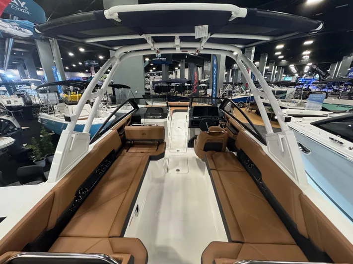  Yacht Photos Pics 2025 Cobalt R8 Ob - Image 9