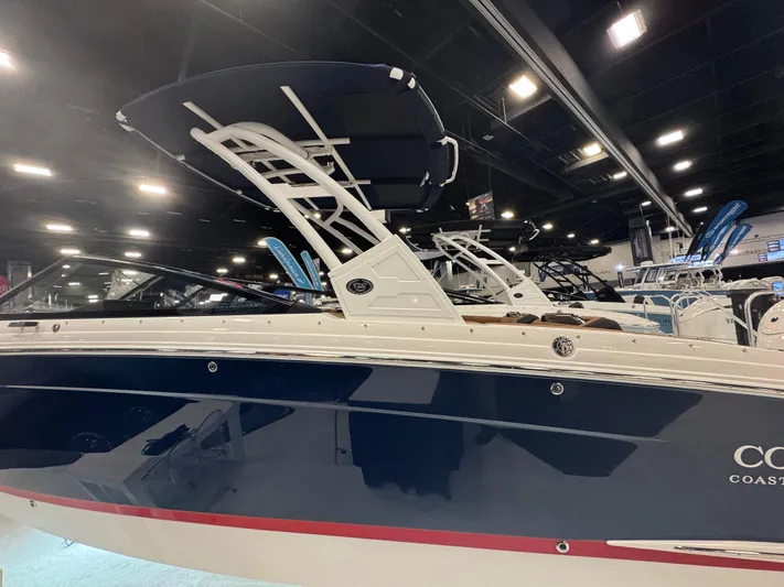  Yacht Photos Pics 2025 Cobalt R8 Ob - Image 4