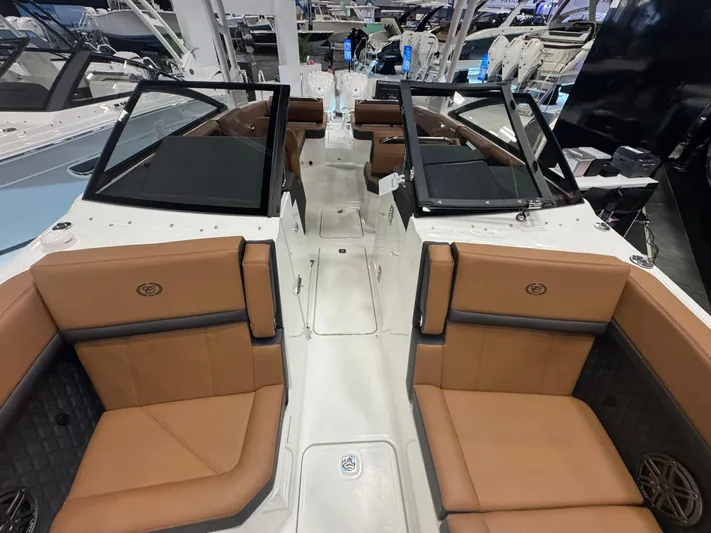  Yacht Photos Pics 2025 Cobalt R8 Ob - Image 12