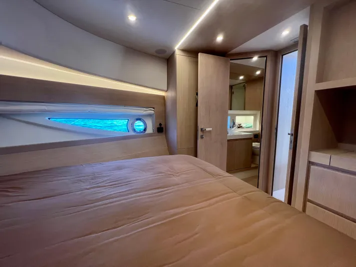  Yacht Photos Pics Solaris Power 48 OPEN