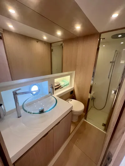  Yacht Photos Pics Solaris Power 48 OPEN