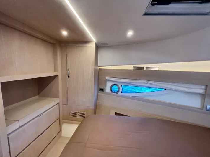  Yacht Photos Pics Solaris Power 48 OPEN