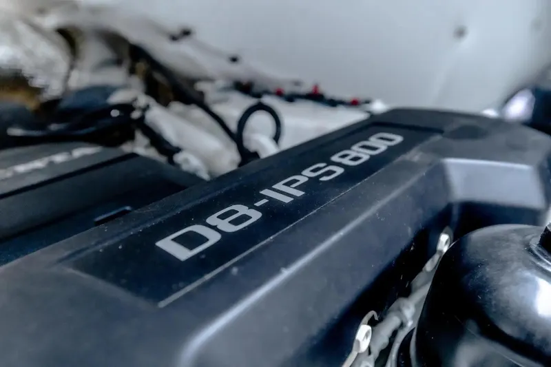  Yacht Photos Pics Solaris Power 48 OPEN