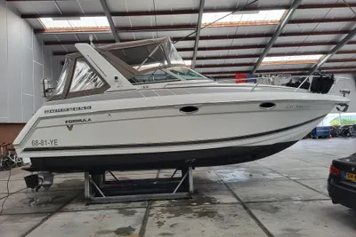 2001 Formula 27 Performance Cruiser