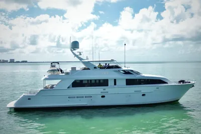 Hatteras 92 Cockpit Motor Yacht