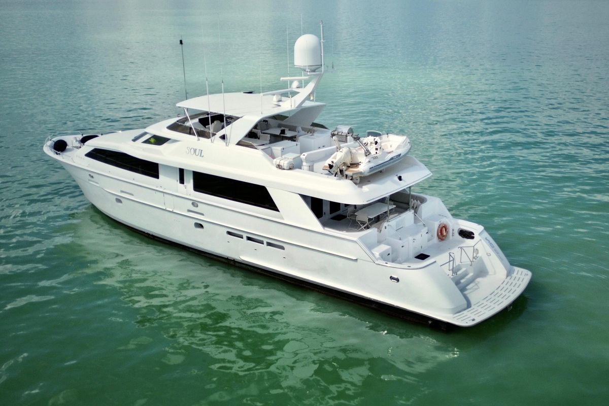 2002 Hatteras 92 