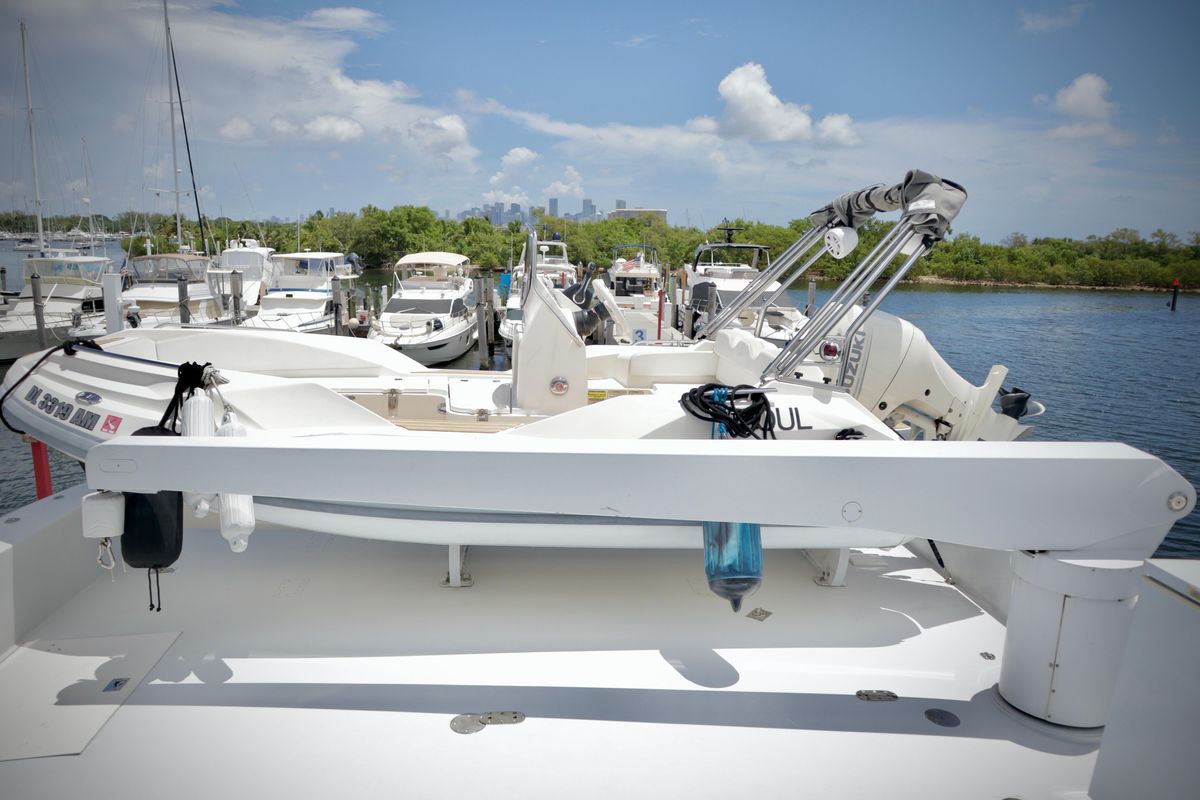 2002 Hatteras 92 