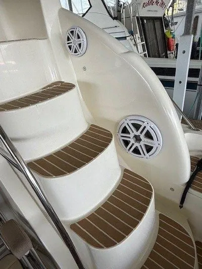  Yacht Photos Pics 2007 Meridian 391 Sedan Bridge - Image 5