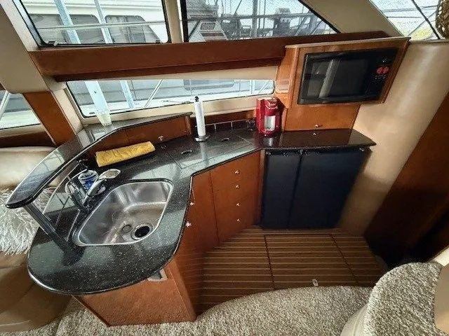  Yacht Photos Pics 2007 Meridian 391 Sedan Bridge - Image 18