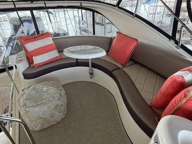  Yacht Photos Pics 2007 Meridian 391 Sedan Bridge - Image 9