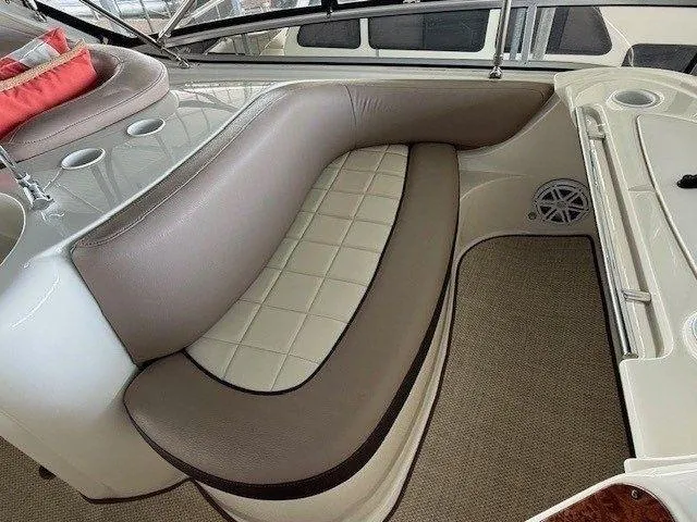  Yacht Photos Pics 2007 Meridian 391 Sedan Bridge - Image 8