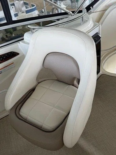  Yacht Photos Pics 2007 Meridian 391 Sedan Bridge - Image 7