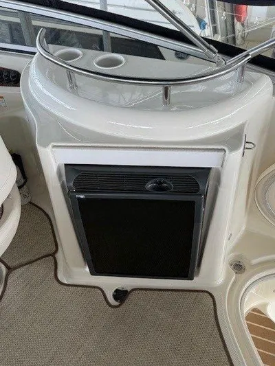  Yacht Photos Pics 2007 Meridian 391 Sedan Bridge - Image 10