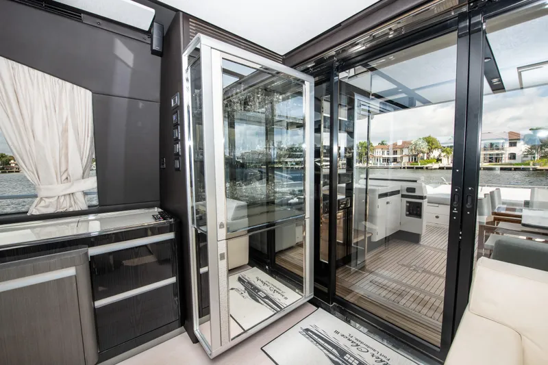 Another Chance III Yacht Photos Pics Azimut 70 Second Chance III - Salon