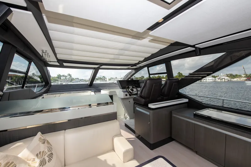 Another Chance III Yacht Photos Pics Azimut 70 Second Chance III - Helm