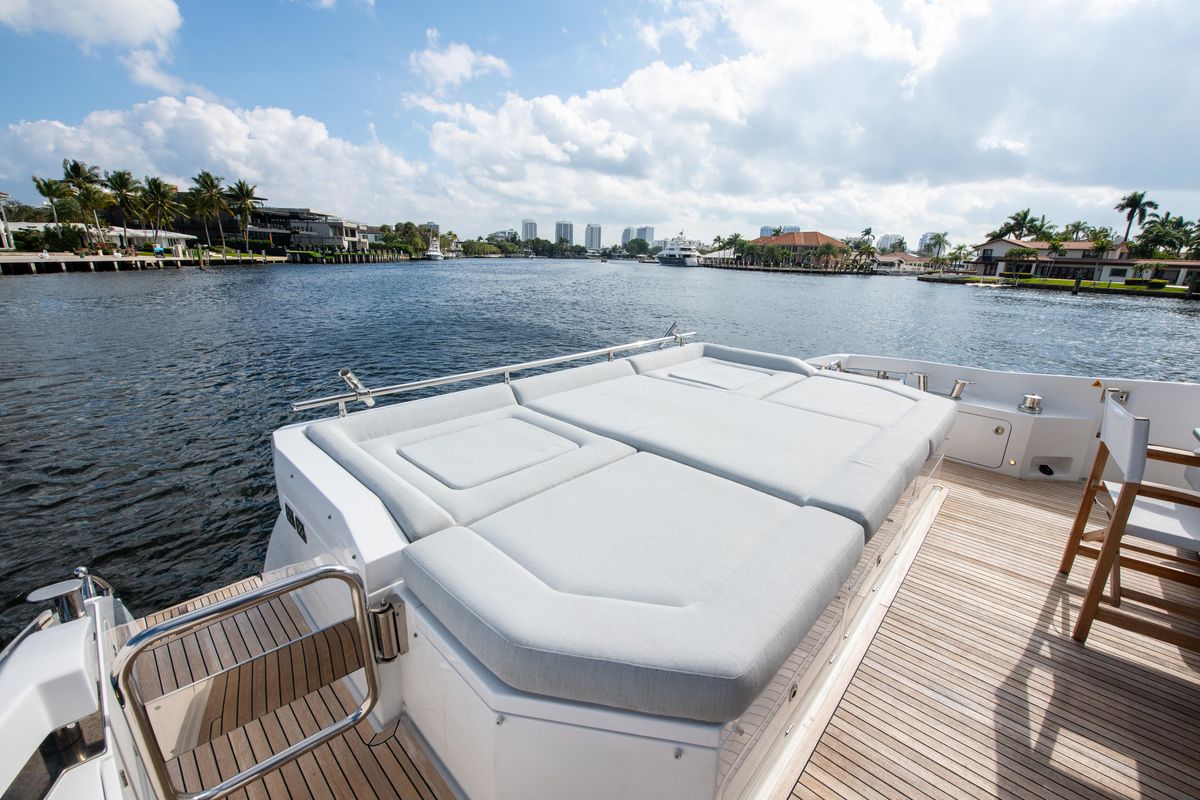 2021 Azimut 70 
