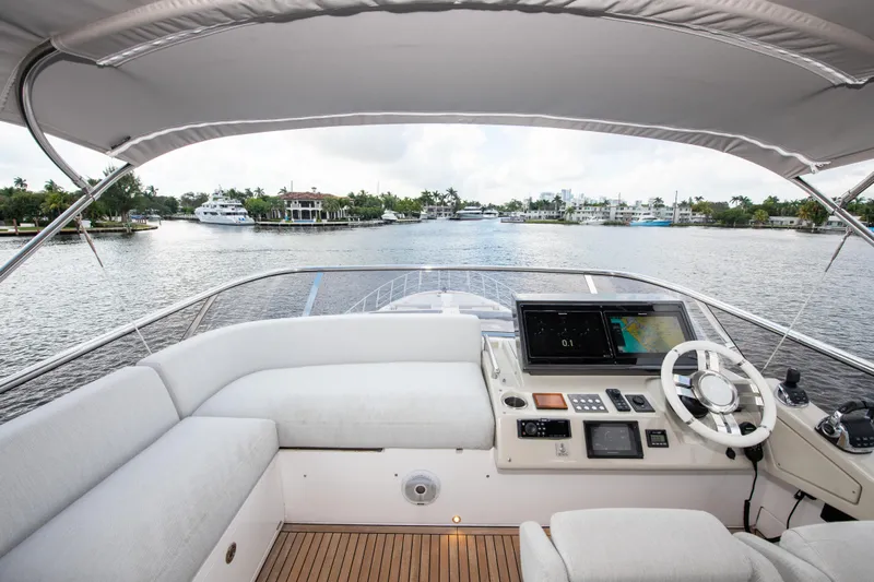 Another Chance III Yacht Photos Pics Azimut 70 Second Chance III - Fly Helm