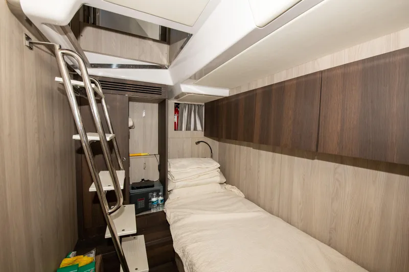 Another Chance III Yacht Photos Pics Azimut 70 Second Chance III - Crew