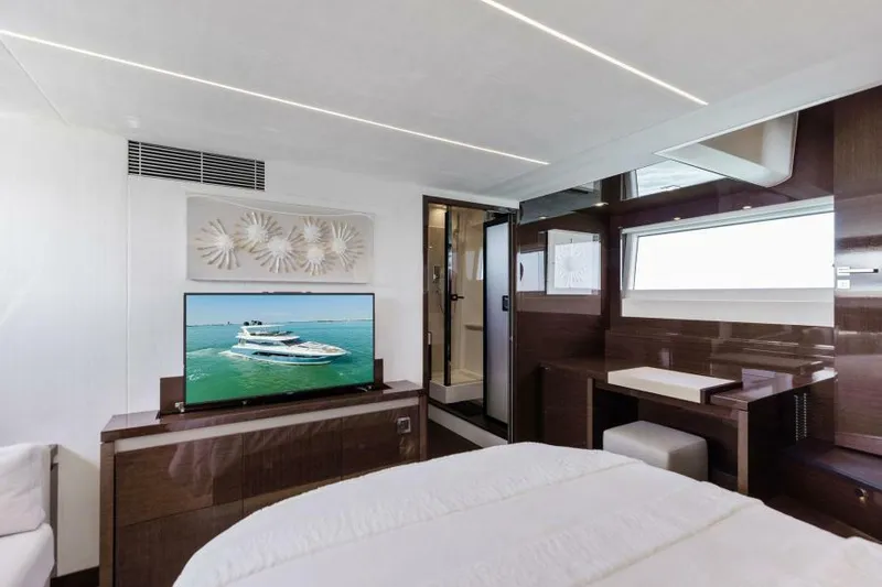 Peace Yacht Photos Pics Master Stateroom