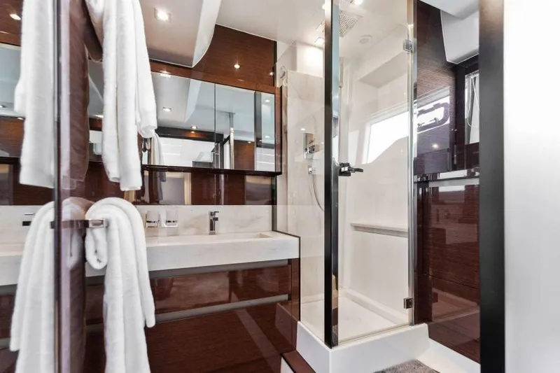 Peace Yacht Photos Pics Master Head