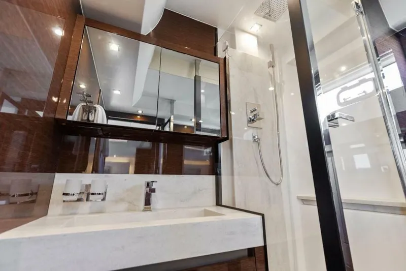 Peace Yacht Photos Pics Master Head