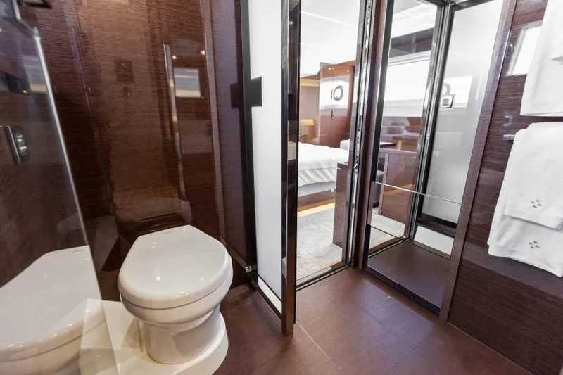 Peace Yacht Photos Pics Master Head