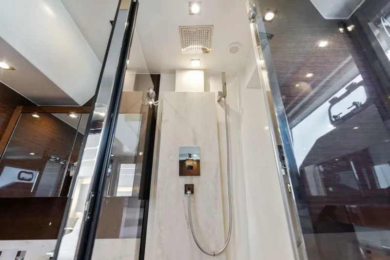 Peace Yacht Photos Pics Master Head