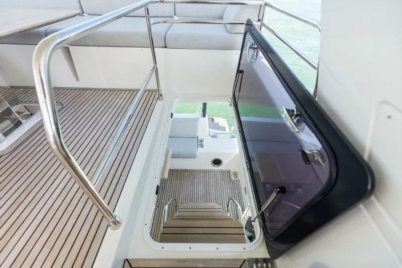 Peace Yacht Photos Pics Flybridge