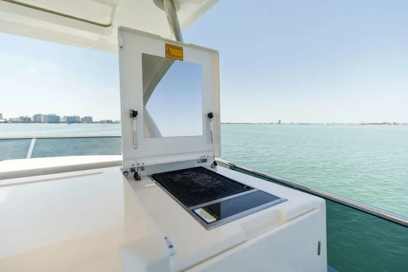 Peace Yacht Photos Pics Flybridge