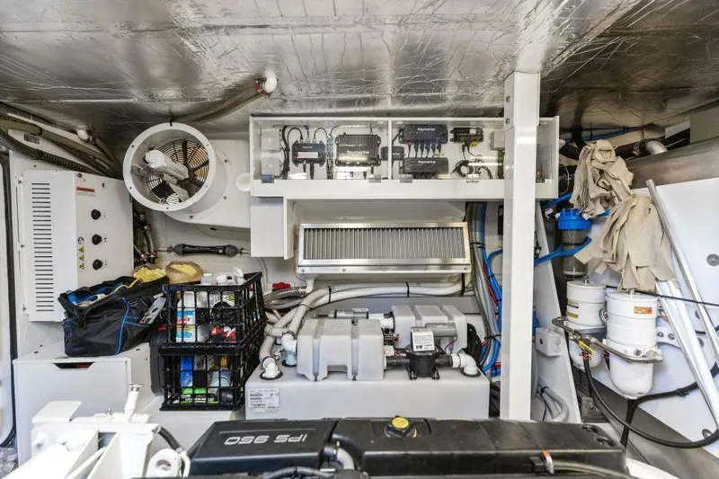 Peace Yacht Photos Pics Engine Room