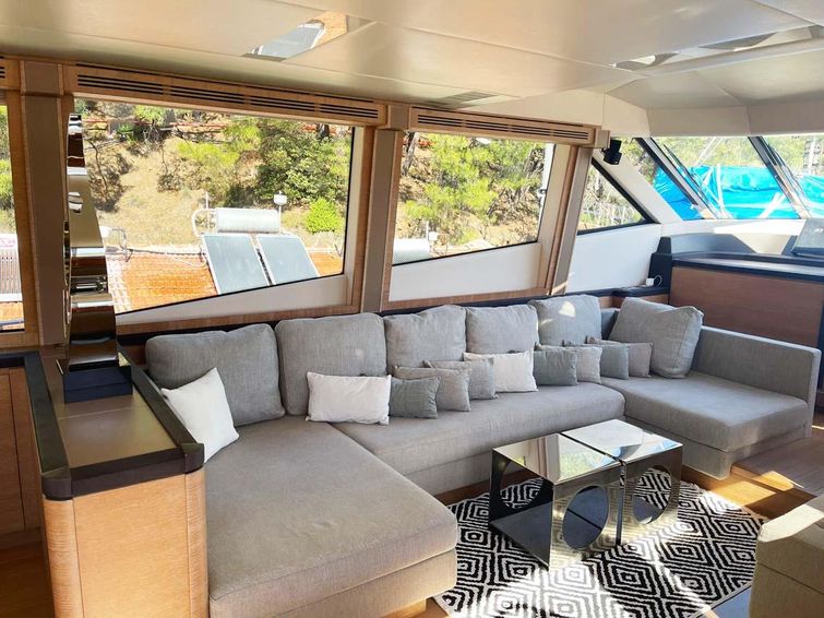 2018-75-6-monte-carlo-yachts-mcy-76