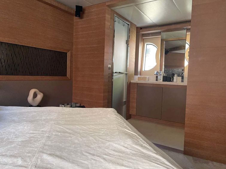 2018-75-6-monte-carlo-yachts-mcy-76