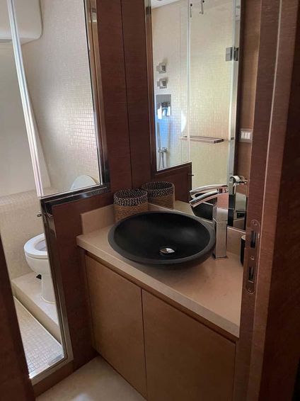 2018-75-6-monte-carlo-yachts-mcy-76