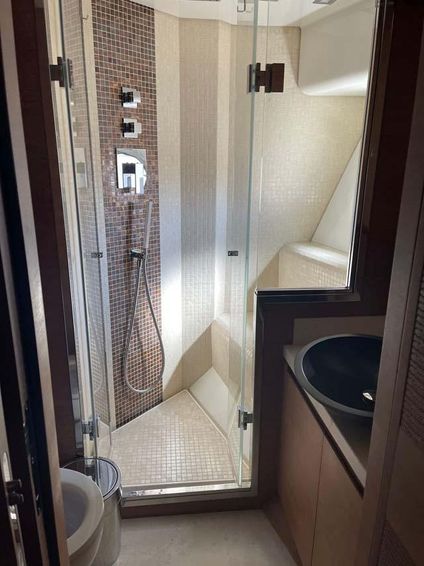 2018-75-6-monte-carlo-yachts-mcy-76