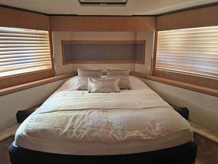 2018-75-6-monte-carlo-yachts-mcy-76