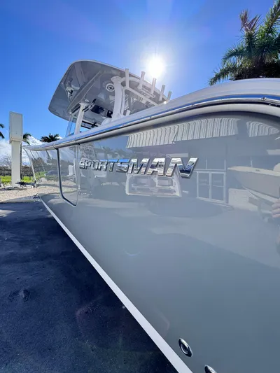  Yacht Photos Pics 2025 SPORTSMAN 352 OPEN - Image 3