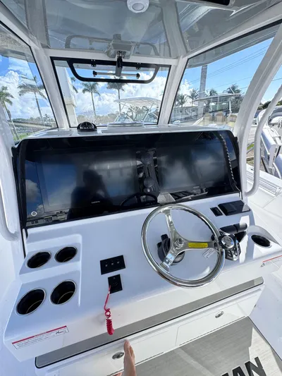  Yacht Photos Pics 2025 SPORTSMAN 352 OPEN - Image 5