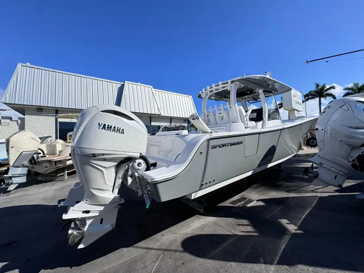  Yacht Photos Pics 2025 SPORTSMAN 352 OPEN - Image 13