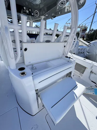  Yacht Photos Pics 2025 SPORTSMAN 352 OPEN - Image 8