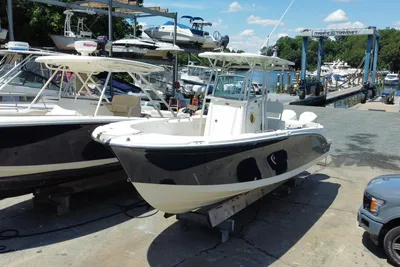 Trophy 2503 Center Console