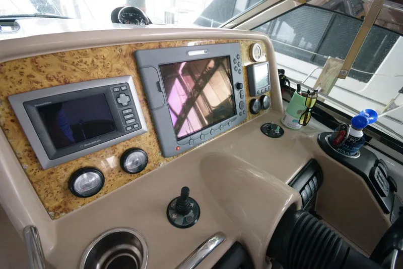 Vertical 6 Yacht Photos Pics 