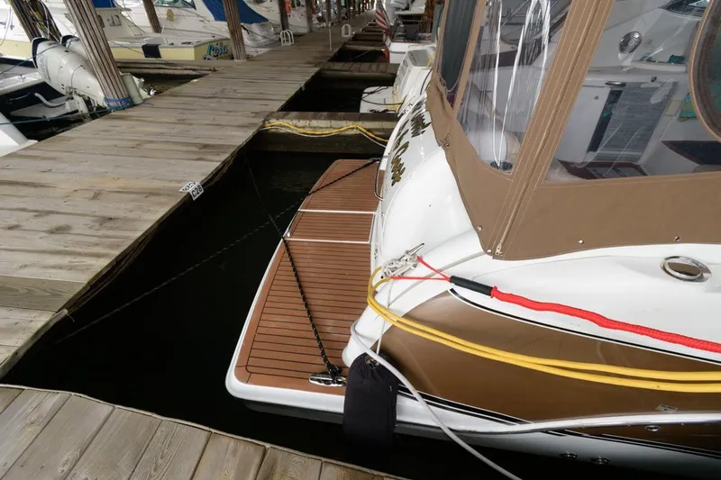 Vertical 6 Yacht Photos Pics 