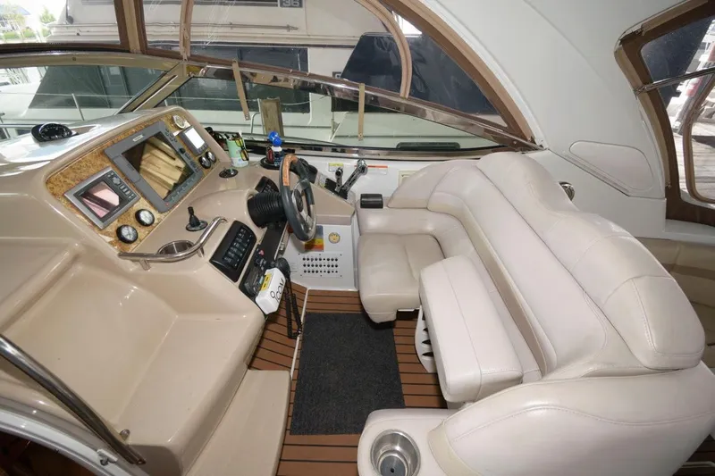 Vertical 6 Yacht Photos Pics 