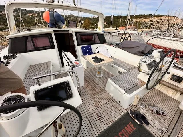  Yacht Photos Pics Beneteau Sense 50 2011